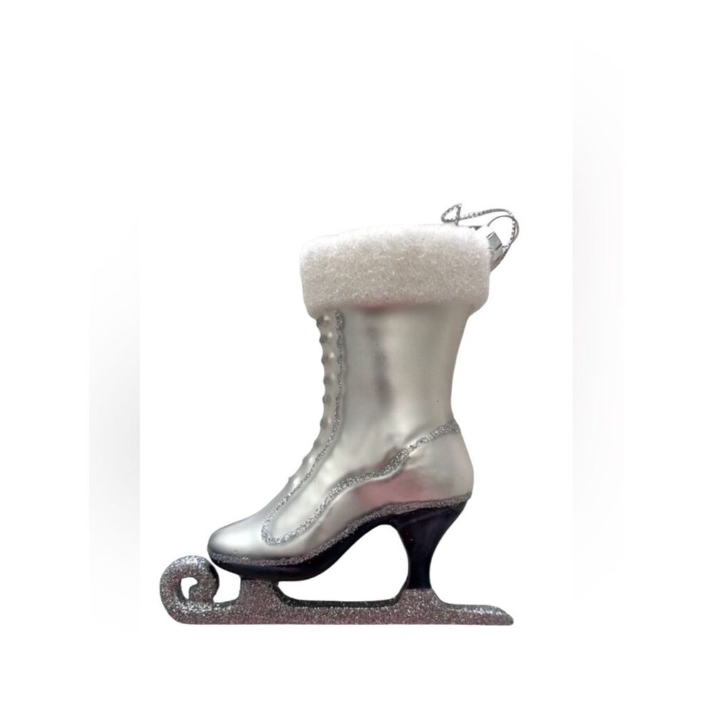FIGURE SKATING ORNAMENT GLASS WITH SILVER GLITTER